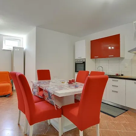 Appartement Elviana *