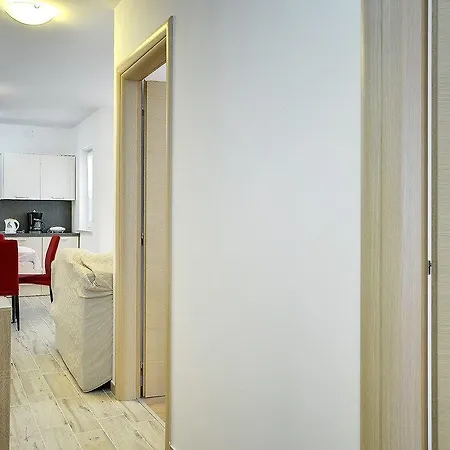 Elviana Apartment *