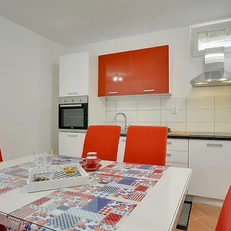 Apartment Elviana Pula
