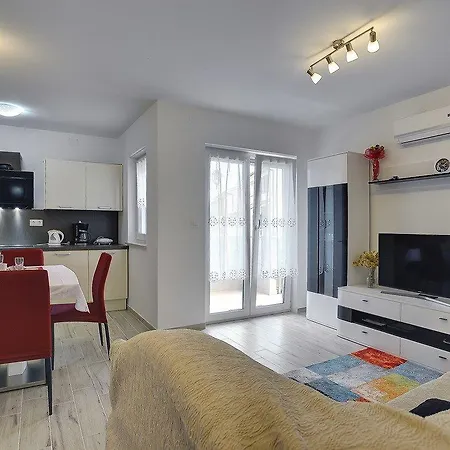 Apartment Elviana Pula