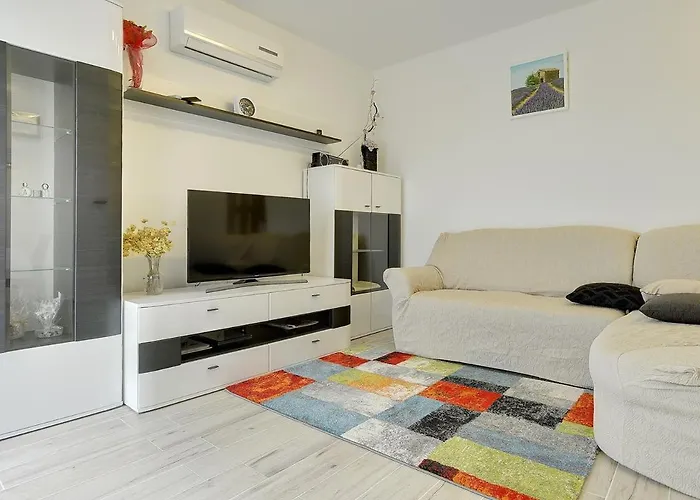 Apartment Elviana *