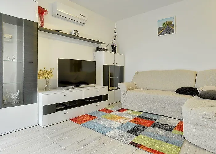 Apartment Elviana *
