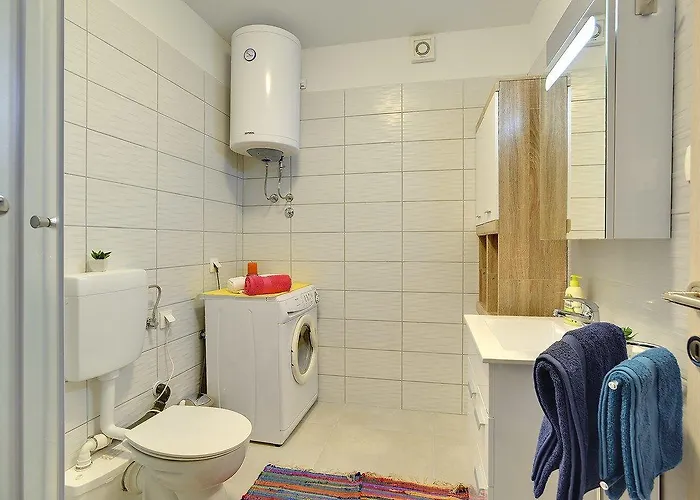 Elviana Apartment