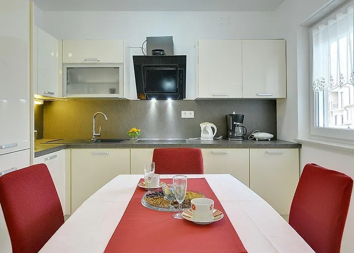Elviana Apartment *
